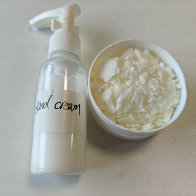 CAS 1338929-66-0 PEG-120 Metil Glikoz Trioleat Reoloji Değiştiricisi Temel Kozmetik Malzemeler Vücut Yıkama İçin