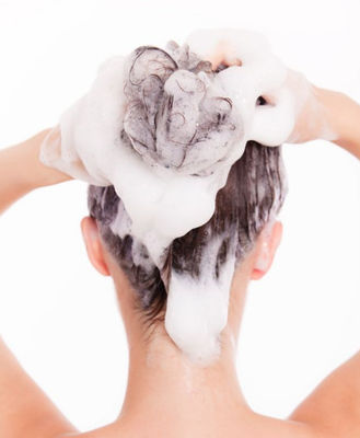 İyi köpüren Lauryl Glucoside Surfactants Şampuan ve vücut yıkama için iyi çözünürlük CAS 110615-47-9