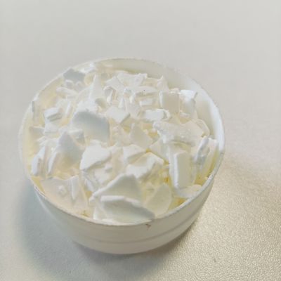 Yumuşak Temizlik İçin Beyaz Tüylü Katı Sodyum Cocoyl Isethionate Surfactant