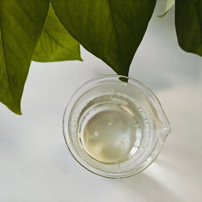 Cas 6197-30-4 Oktokrilen UV Filtresi En Yüksek Saflıkta Güneş Ultraviyole Absorpsiyon Katkı maddesi için Yağda çözünür UVB Absorbörü