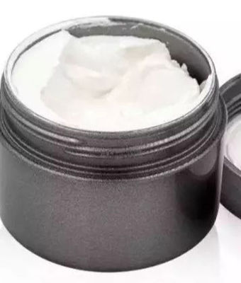 Saç Ürünlerinde Vp Va Kopolymer CAS 25086-89-9 Kozmetik Film Eski Renksiz Soluk Sarı Şeffaf Sıvı